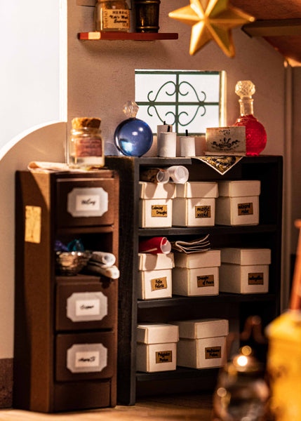 Hands Craft - DIY Miniature House Kit: Kiki's Magic Emporium