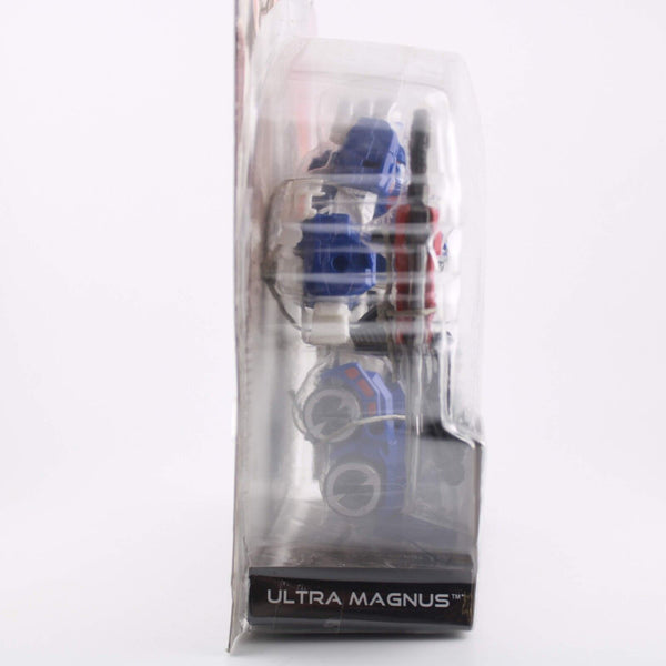 Transformers Generations Fall of Cybertron - Ultra Magnus - Deluxe - Figure