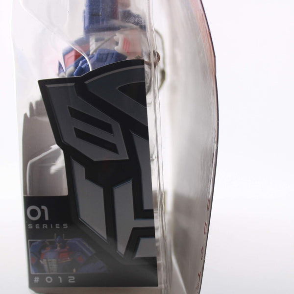 Transformers Generations Fall of Cybertron - Ultra Magnus - Deluxe - Figure