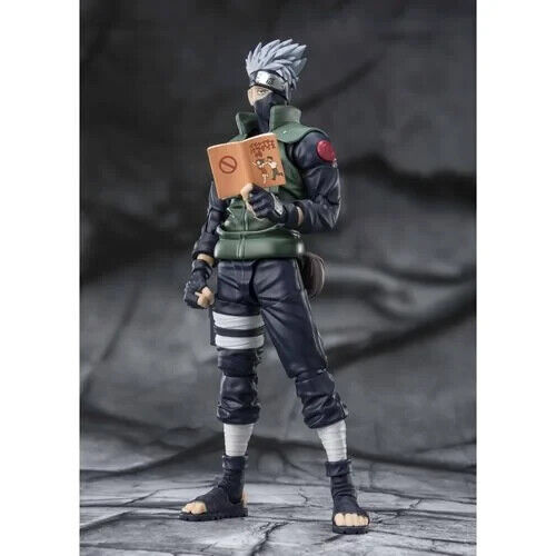 Naruto Shippuden Kakashi Hatake The famed Sharingan Hero S.H.Figuarts 6" Figure