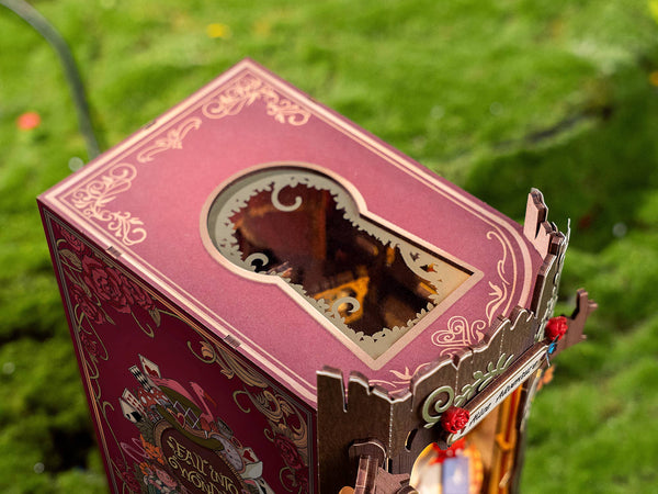 Hands Craft - DIY Miniature Book Nook Kit: Fall into Wonder