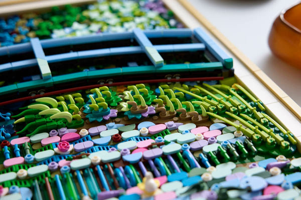 LEGO Art Claude Monet Bridge over a Pond of Water Lilies - Building set for Adults - Buildable Wall Art - 31220