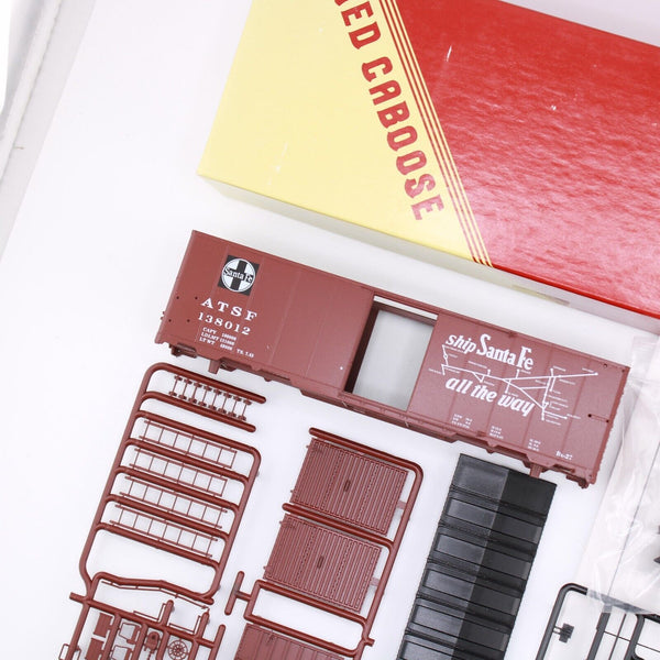 HO scale - ATSF 138012 - Red Caboose - Sanat Fe 40' AAR Box Car Kit
