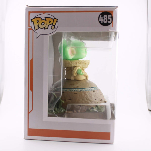 Funko Pop Star Wars - Grogu Using the Force #485 The Mandalorian Dmg Box