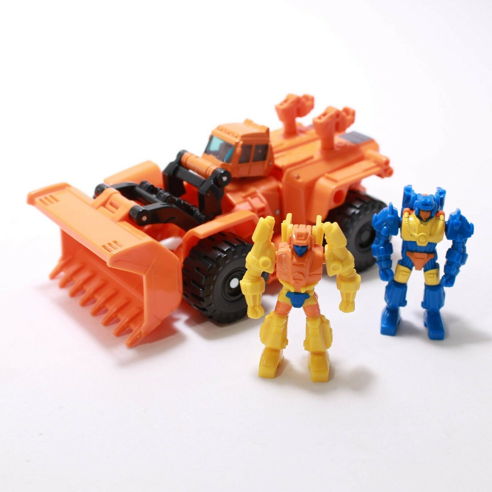 TRANSFORMERS GENERATIONS SERIES 02 AUTOBOT SCOOP DELUXE CLASS #014 HASBRO