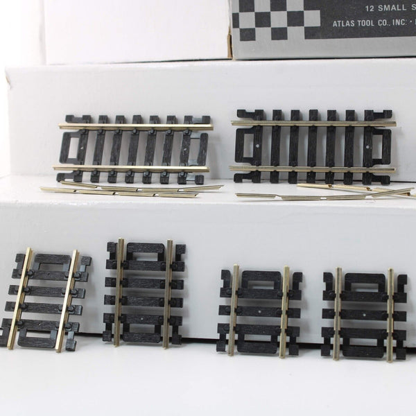 HO Scale - Atlas Nickel Silver Track Assortment - 12x Track & 24x Rail Joiners
