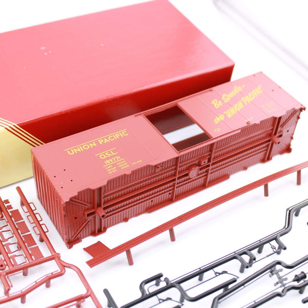 HO scale - OSL 189771 Union Pacific - Red Caboose - 40" AAR Box Car Kit