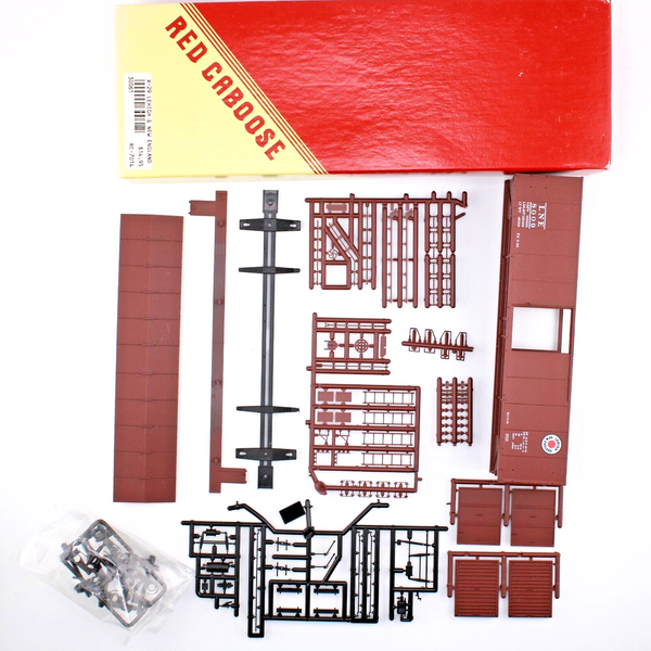 HO scale - LNE 8009 - Red Caboose - 40" Lehigh & NE - Box Car Kit