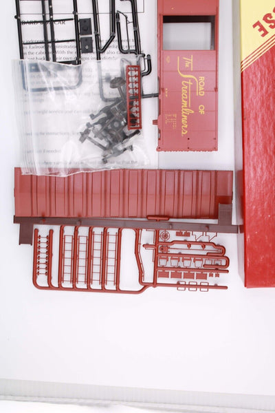 HO scale - OSL 189785 - Red Caboose - Union Pacific 40' AAR Box Car Kit