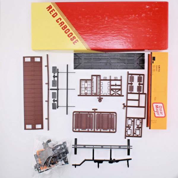 HO scale - URTX 5267 - Red Caboose - Oscar Meyer - Meat Reefer Kit