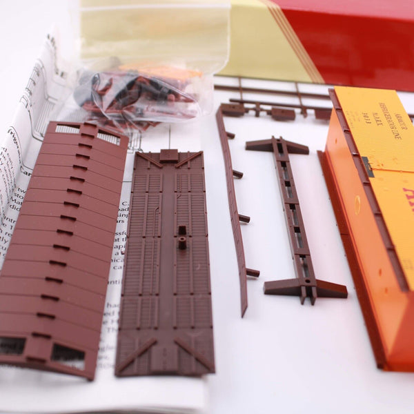 HO scale - MARX 3033 - Red Caboose - Armour Reefer Kit
