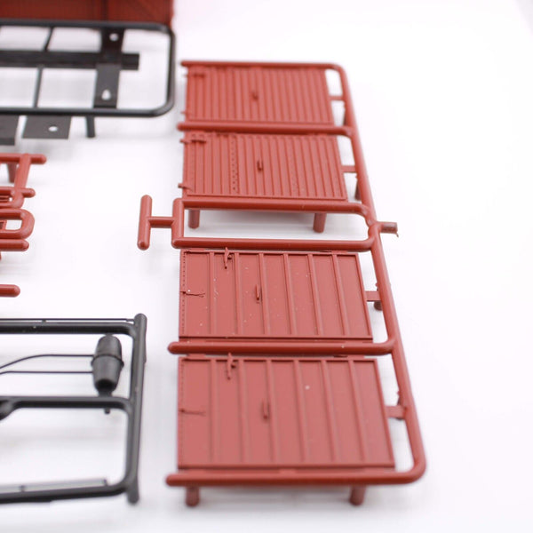 HO scale - SL 136138 - Red Caboose - 40" Single Door Box Car Kit