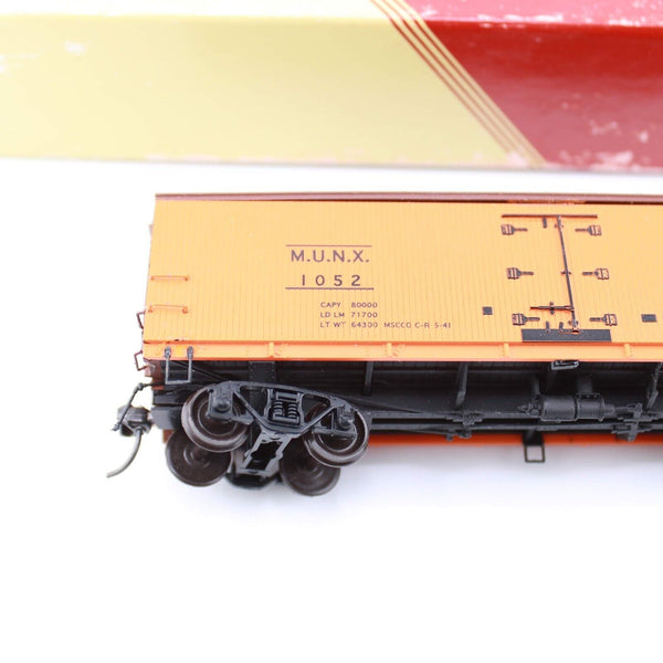 HO scale - MUNX 1052 - Red Caboose - MID Meat Reefer