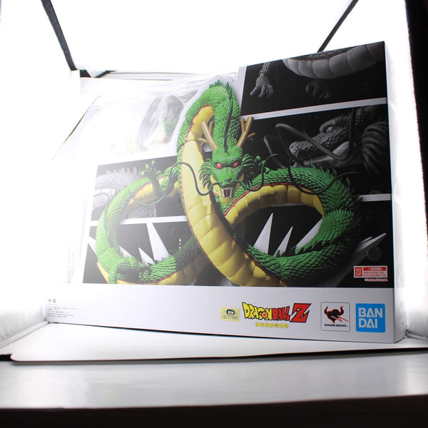 Bandai S.H.Figuarts Dragon Ball Z Shenron Action Figure with Stand / Effects