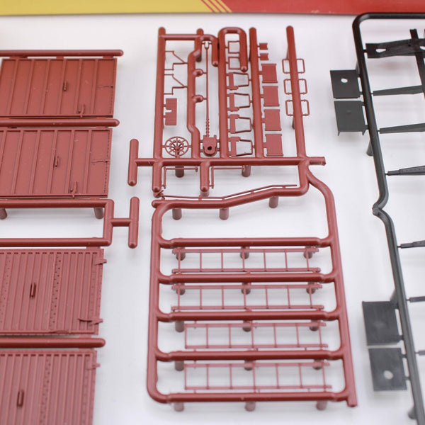 HO scale - SL 136138 - Red Caboose - 40" Single Door Box Car Kit