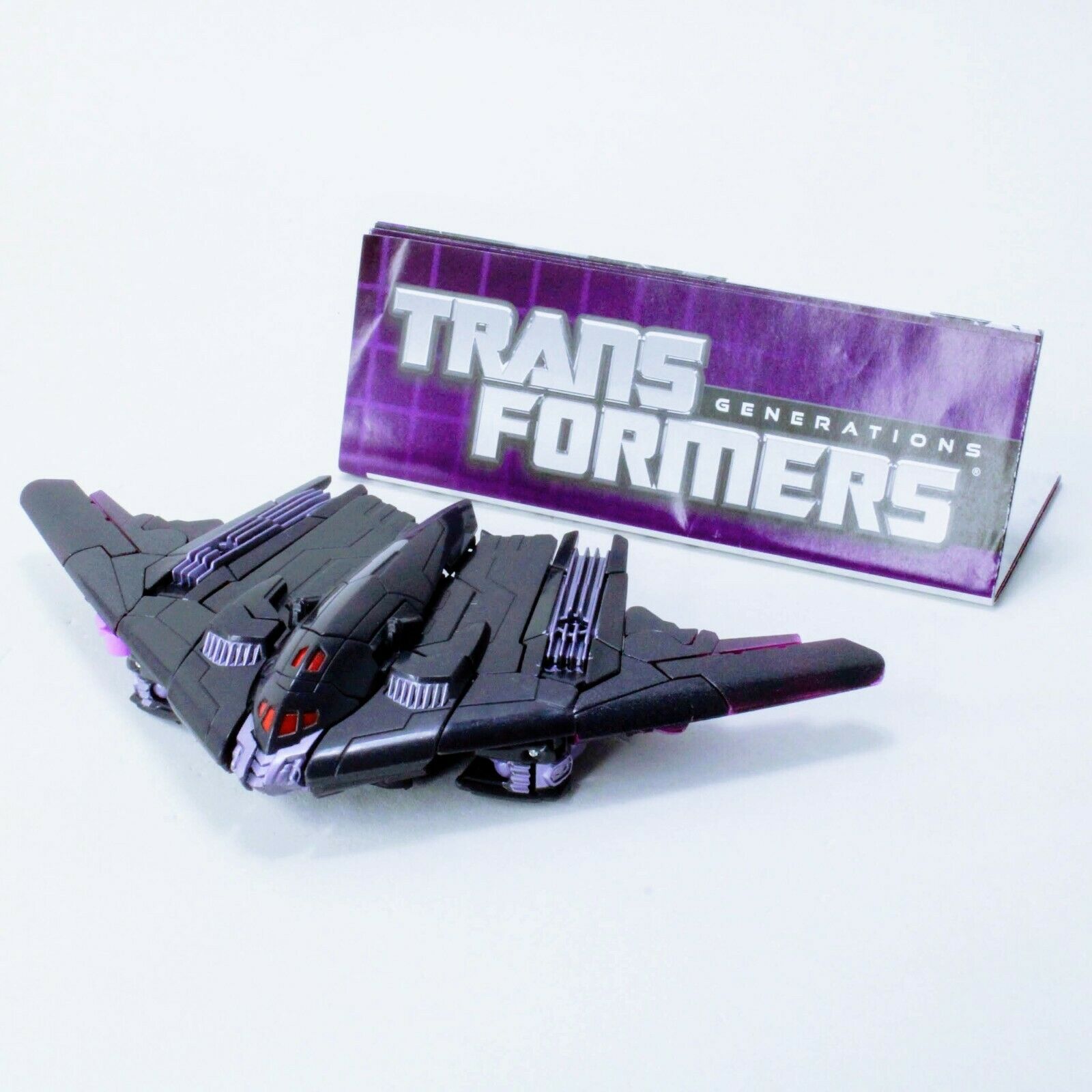 Transformers Thrilling 30 Stealth Bomber Megatron - Deluxe Generations Figure