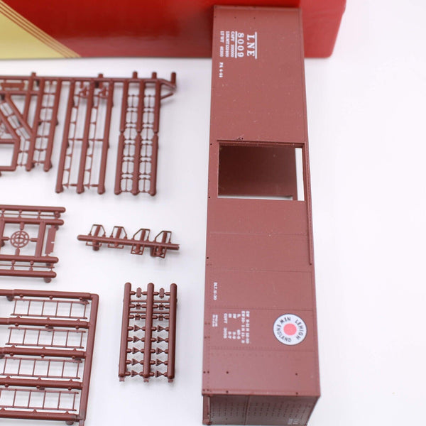 HO scale - LNE 8009 - Red Caboose - 40" Lehigh & NE - Box Car Kit