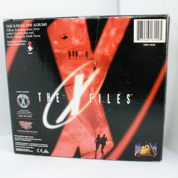 McFarlane Toys The X Files Agent Fox Mulder , Dana Scully & Attack Alien Box Set