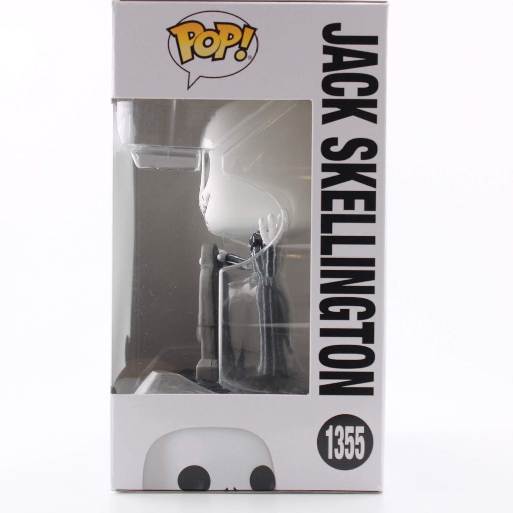 Pocket Pop! Keychain: The Nightmare Before Christmas 30th Anniversary Jack  Skellington with Gravestone