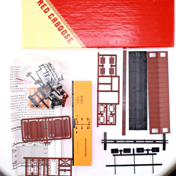 HO scale - MUNX 3333 - Red Caboose - Meat Reefer Kit