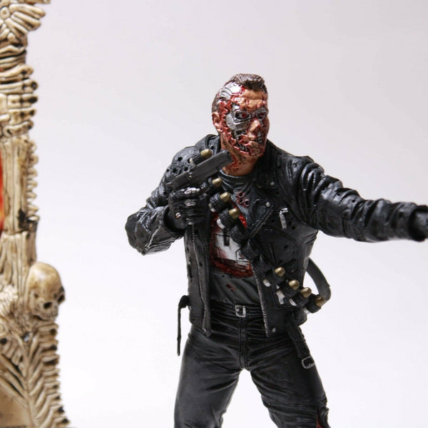 McFarlane Toys Terminator 2 T-800 - Movie Maniacs 4 Judgment Day Action Figure