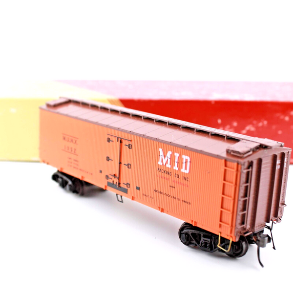 HO scale - MUNX 1052 - Red Caboose - MID Meat Reefer