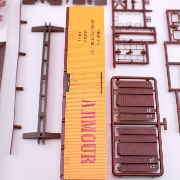 HO scale - MARX 3033 - Red Caboose - Armour Reefer Kit