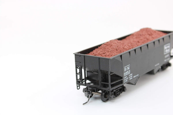 HO scale - BM 6853 - 2 Bay Flat end Hopper w/ load - Bev-Bel - Athearn