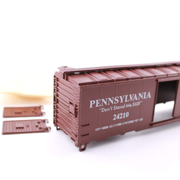 HO scale - PRR 24210 - 40" Box Car- r/blt 8-55 - Athearn