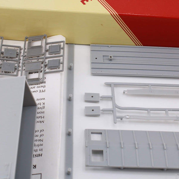 HO scale - Undecorated - Red Caboose - Wooden Reefer Kit